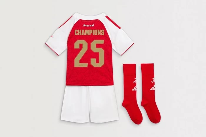 Kid's Arsenal 2025/26 Home Long Sleeve Shirt
