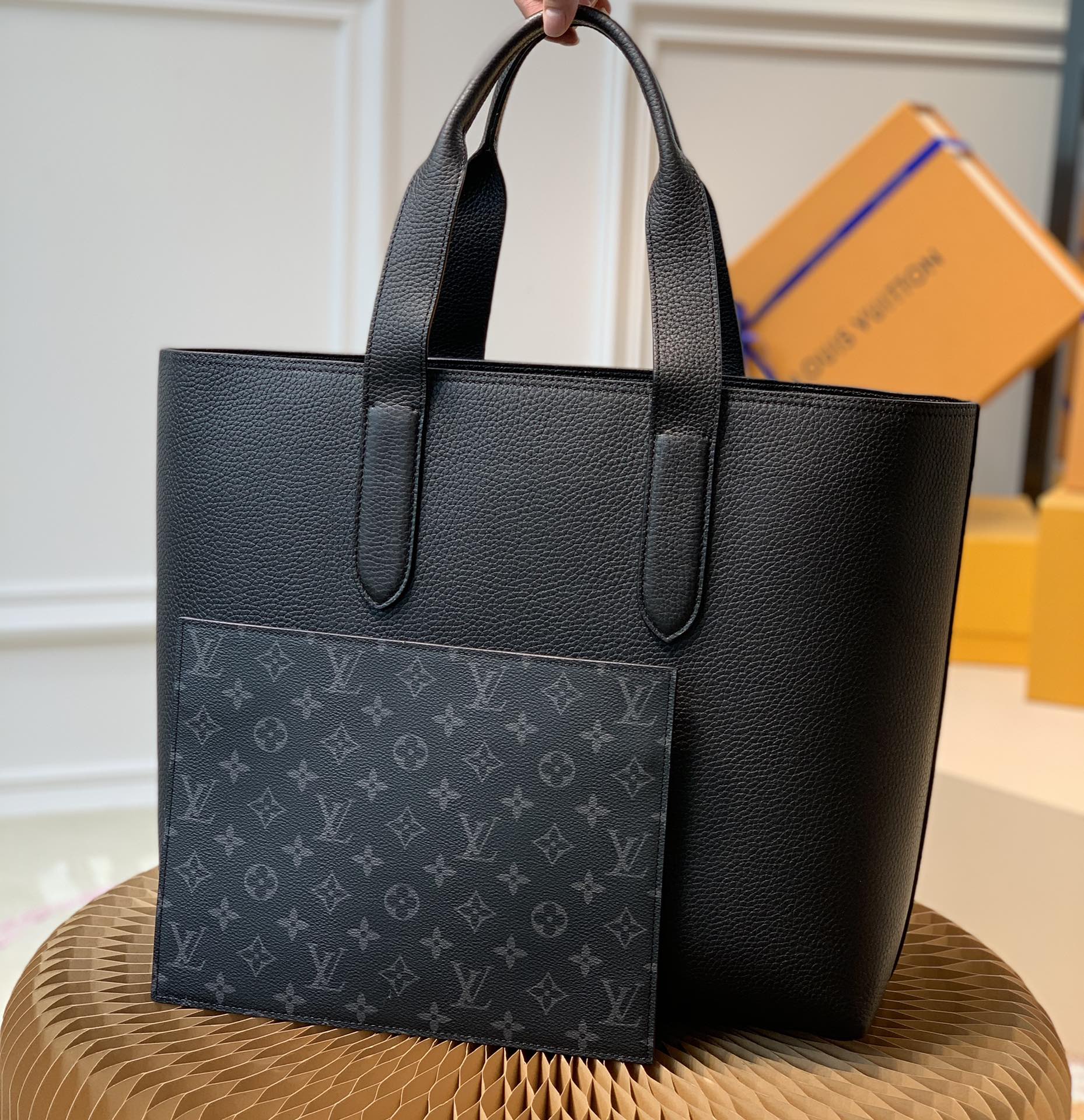 ルイ・ヴィトン LV カバ トラベルバッグ M52817