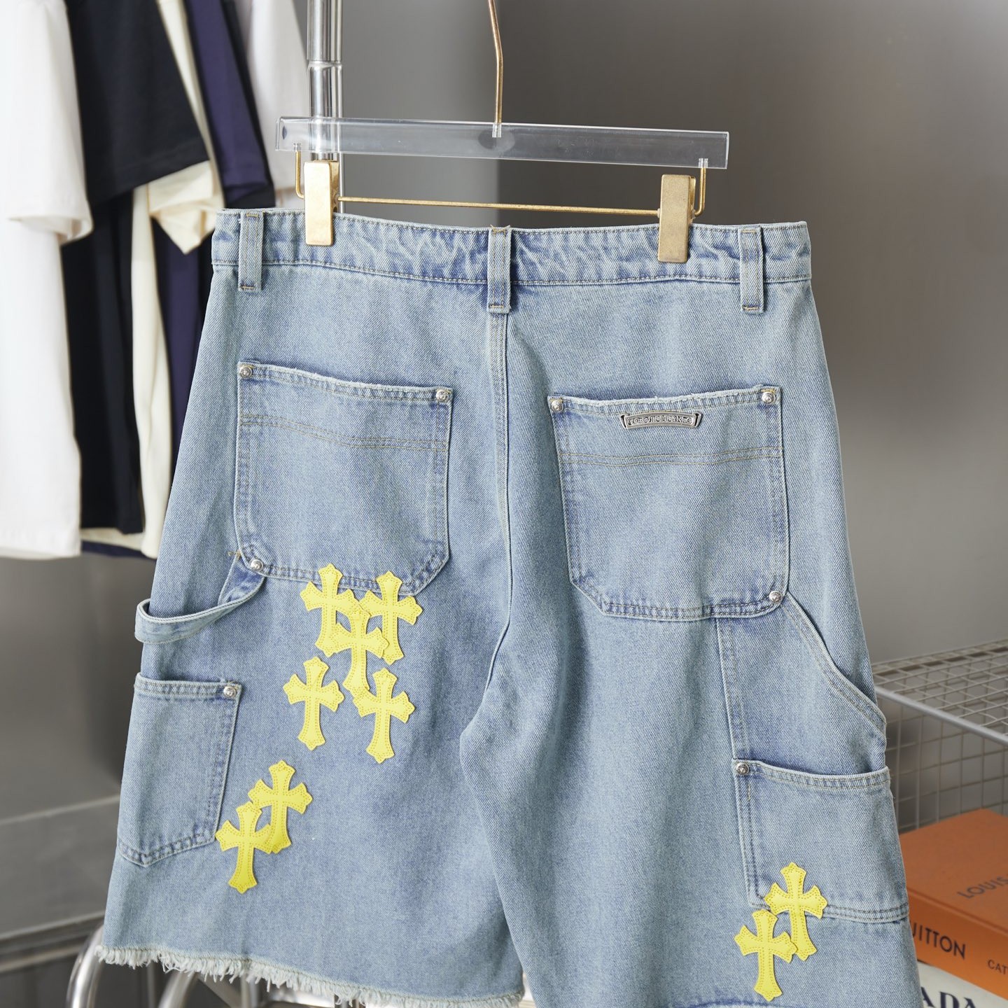 CHROME HEARTS クロムハーツ × GALLERY DEPT. イエロークロス刺繍 リラックスフィット ストレート デニムショーツ ライトブルー