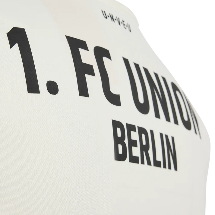 Union Berlin 2026/27 sesongen tredje bortedrakt (beige/gull)