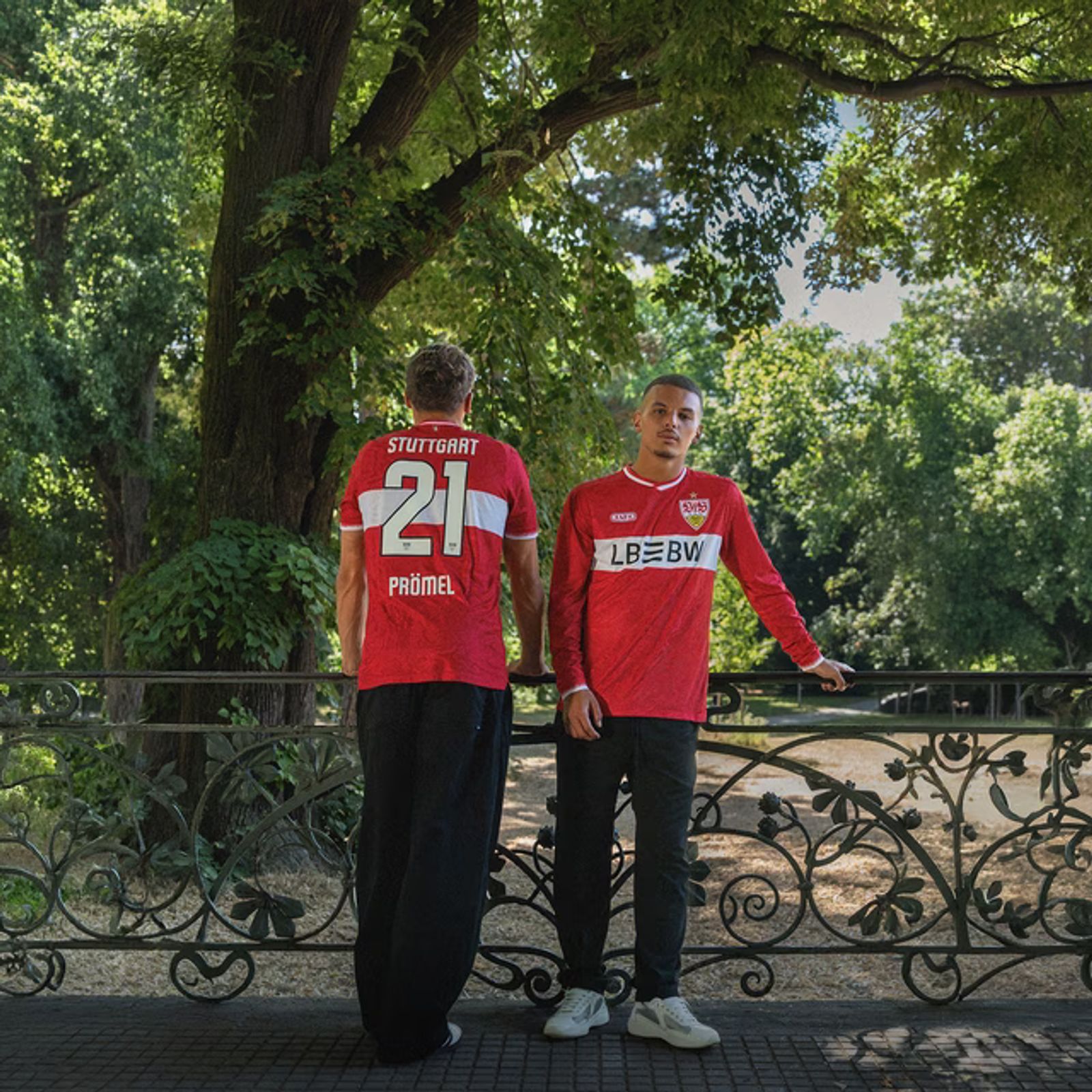 Stuttgarter Fußball-Club Auswärtstrikot mit langen Ärmeln für die Saison 2026/2027