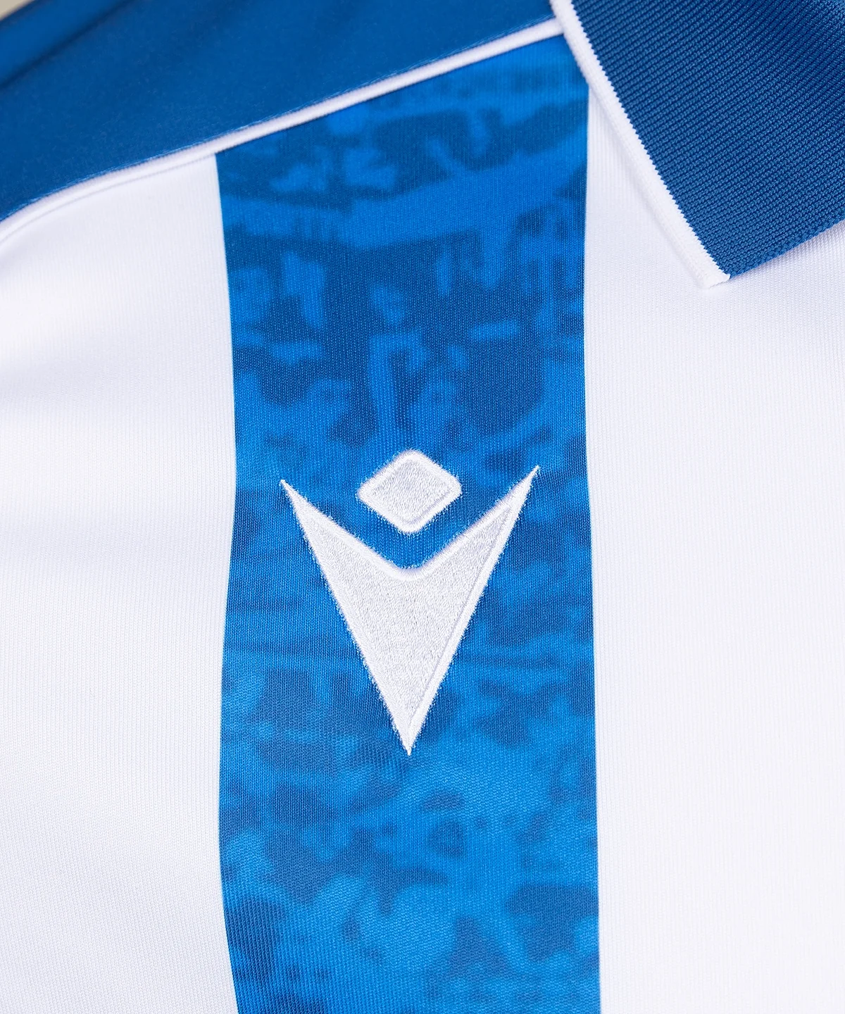 Alavés 26/27 Home Kit