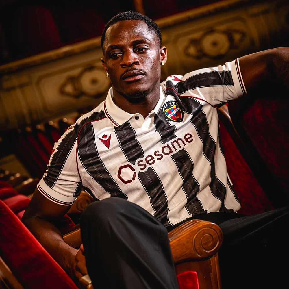 Levante 26/27 Away Kit